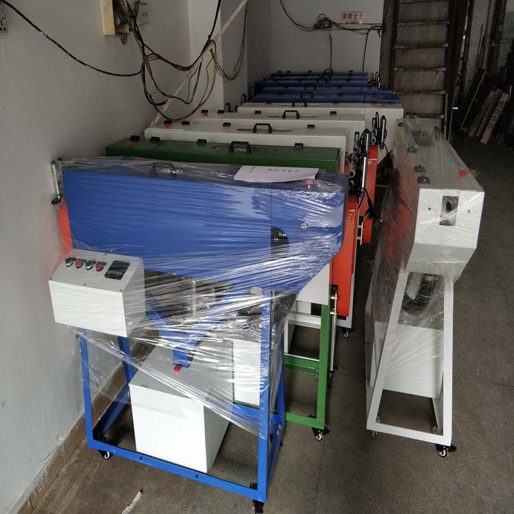 新型电加热滑石粉过粉机外被脱皮电线电缆过粉东莞实力厂家