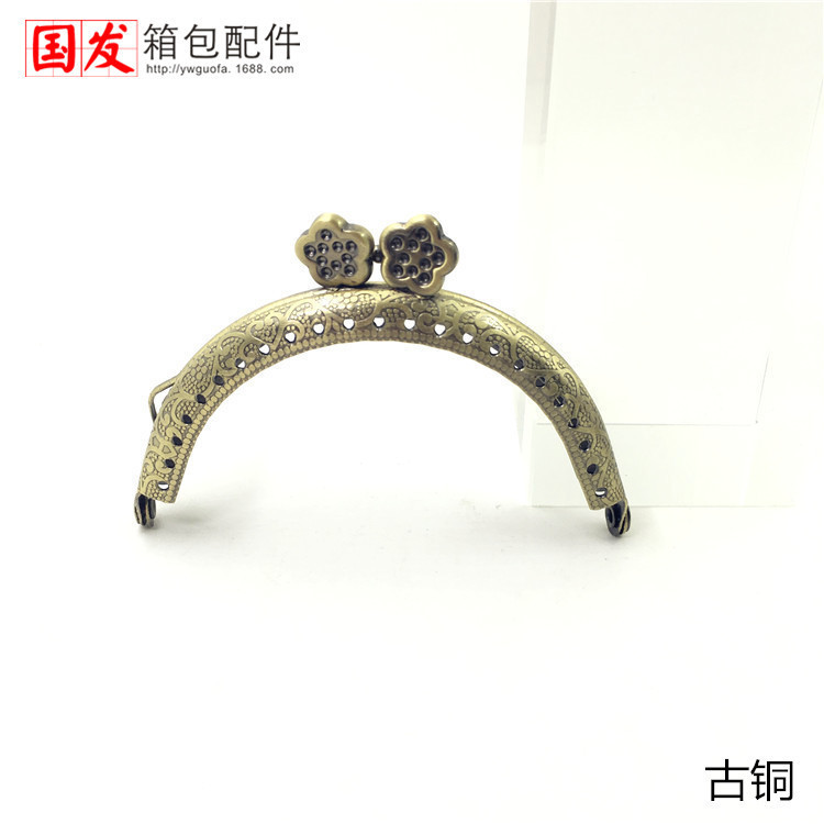 8.5CM semicircular en relieve ciruela cabeza oro bronce, plata