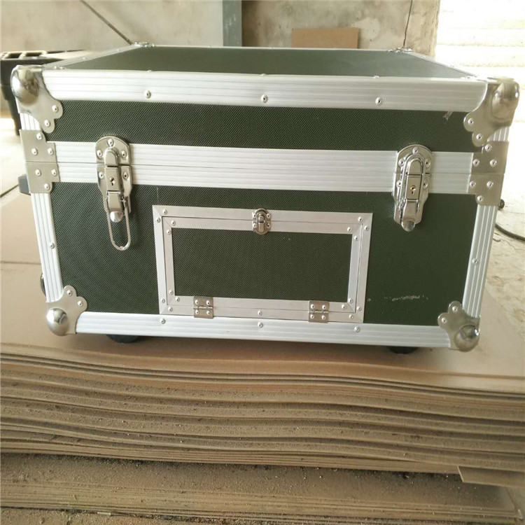 厂家直供江苏泰州多功能家用电工钓鱼铝合金工具箱手提密码箱