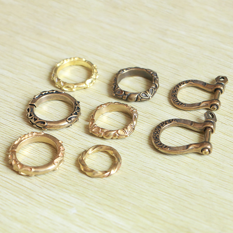 Brass Car Key Pattern Key Ring Copper Ring Hanging Buckle Tang Grass Circle Twisted Horseshoe Buckle DIY Accessories Handmade Brass Car Key Pattern Key Ring Copper Ring Hanging Buckle Tang Grass Circle Twisted Horseshoe Buckle DIY Accessories Handmade