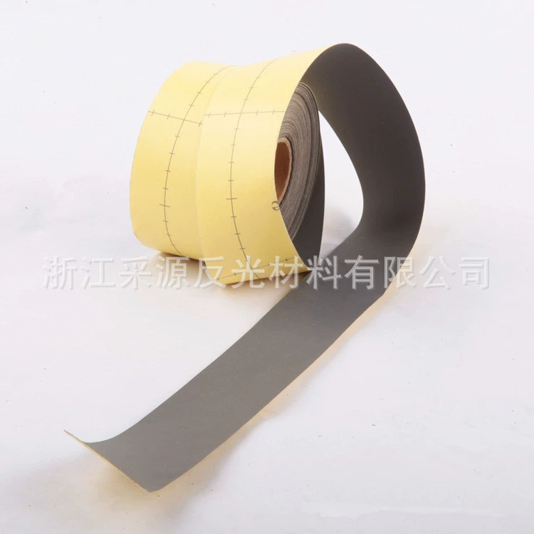 В наличии клейкая яркая светоотражающая ткань из химического волокна самоклеящаяся светоотражающая лента одежда Светоотражающая полоса серебристо-серая светоотражающая ткань с клеем