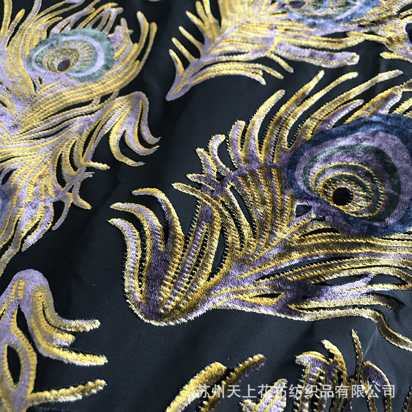 锦绒孔雀羽毛印花布服装面料国外流行涡纹巴洛克风格图形丝绒烂花