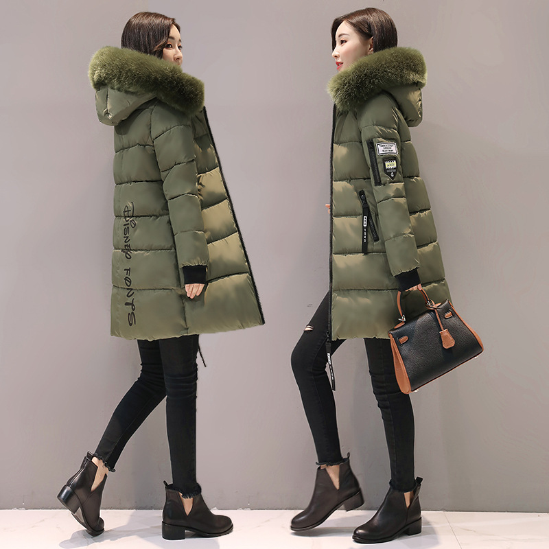 Suministro Exclusivo Transfronterizo de Chaquetas Acolchadas de Algodón para Mujer con Cuello de Piel Grande, Nuevo Abrigo de Algodón de Longitud Media, Holgado y Grueso, Estilo Coreano de Invierno 2025.