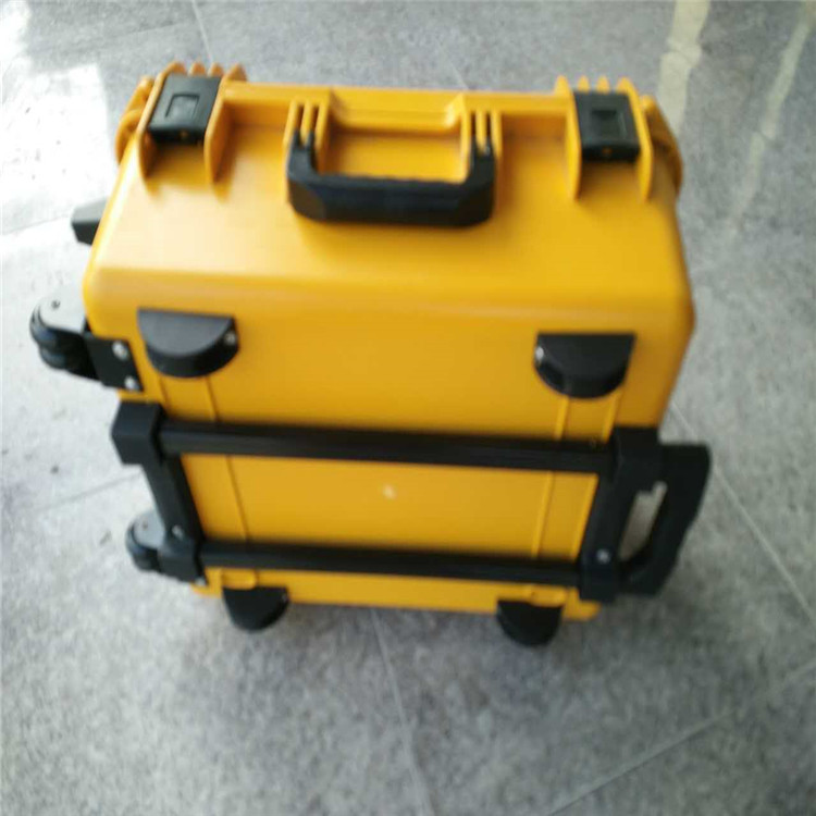 厂家直供江苏泰州手提电工塑料工具箱多功能工具箱防震防摔