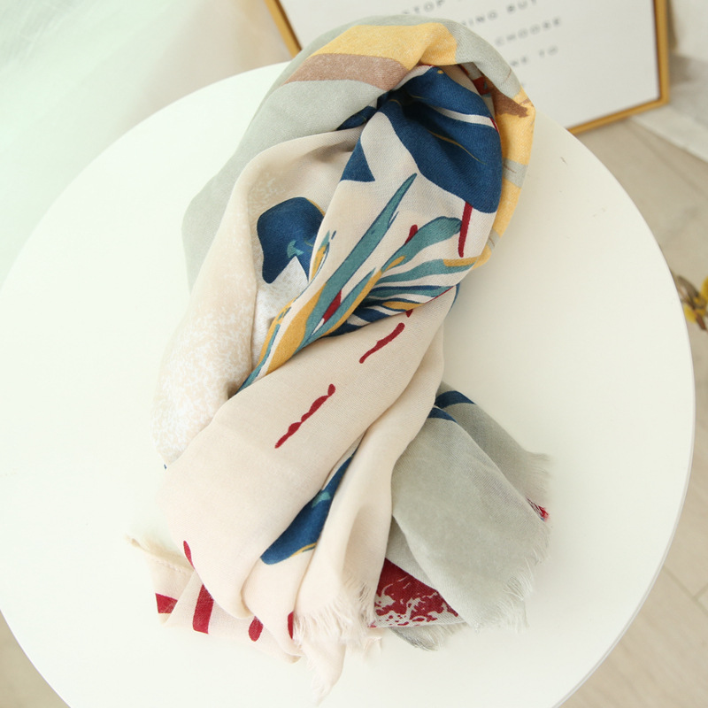 Exportación de comercio exterior nuevo pintado a mano colorido hoja protector solar chal bufanda playa toalla decorativa algodón y lino bufanda para las mujeres