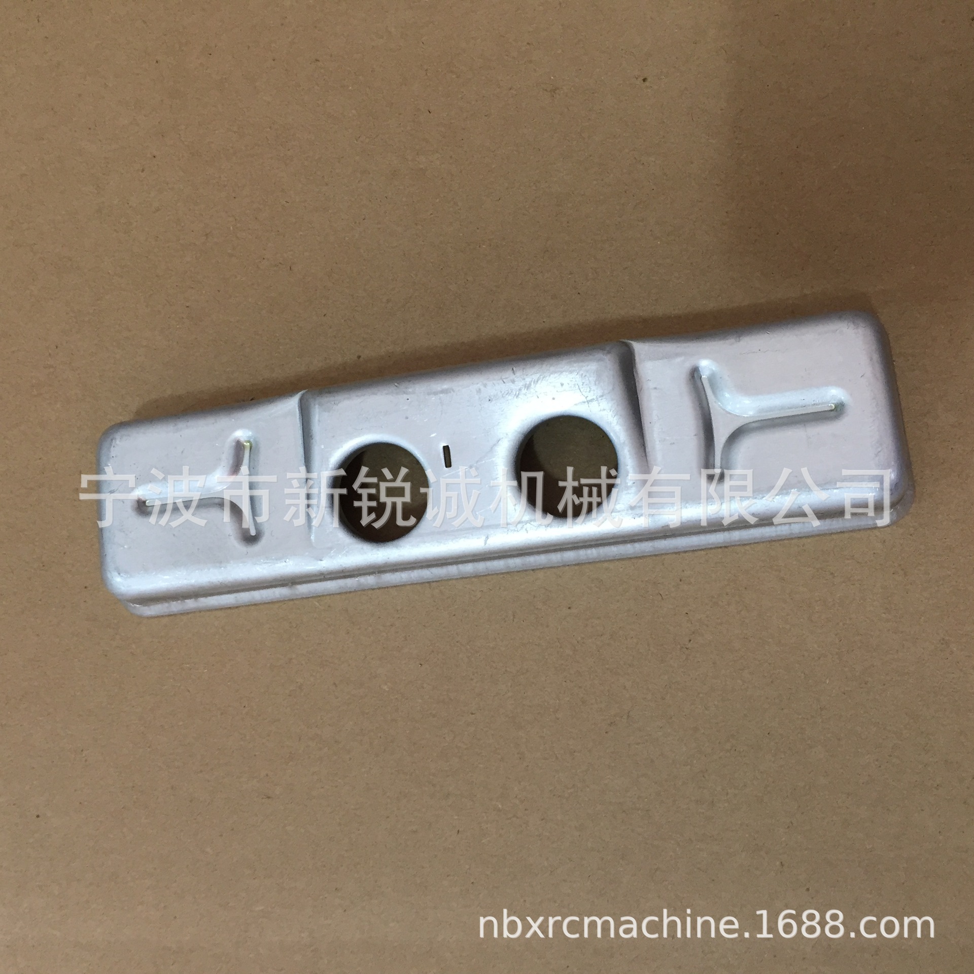 供应汽车散热器冲压配件 散热器侧盖板  铝板冲压件  量大价优