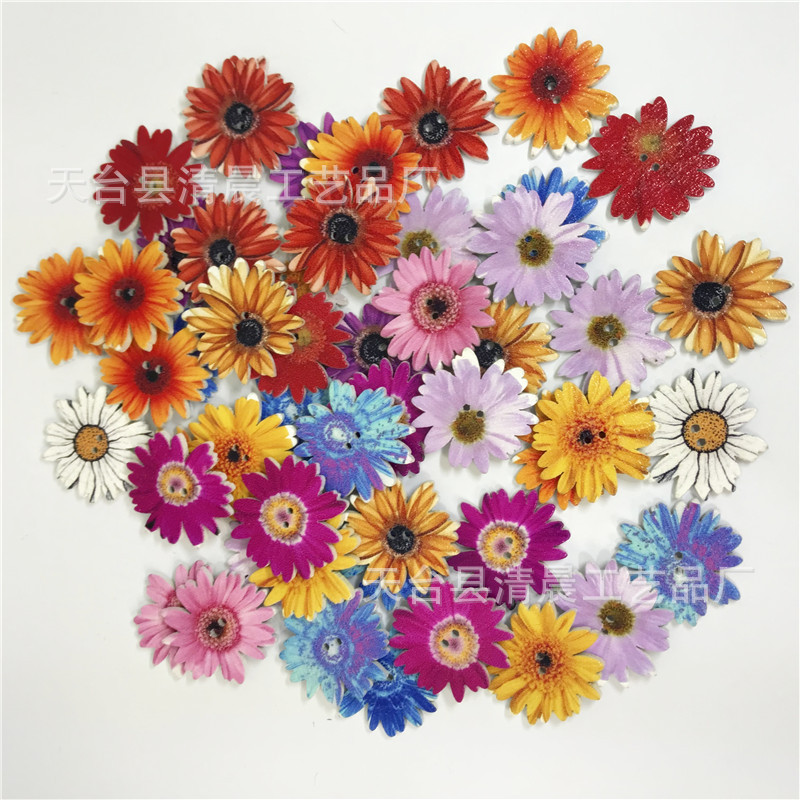 AliExpress populares pintado crisantemo botones de madera botones de flores de madera DIY accesorios hechos a mano 50 unidades un paquete