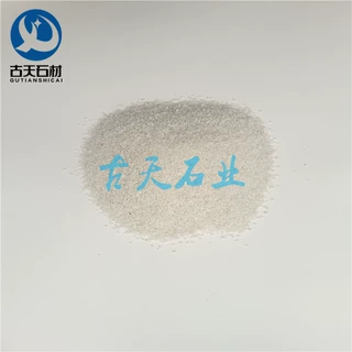 定制填充石英砂使用多少目的  人工草坪石英砂厚度一般是多少