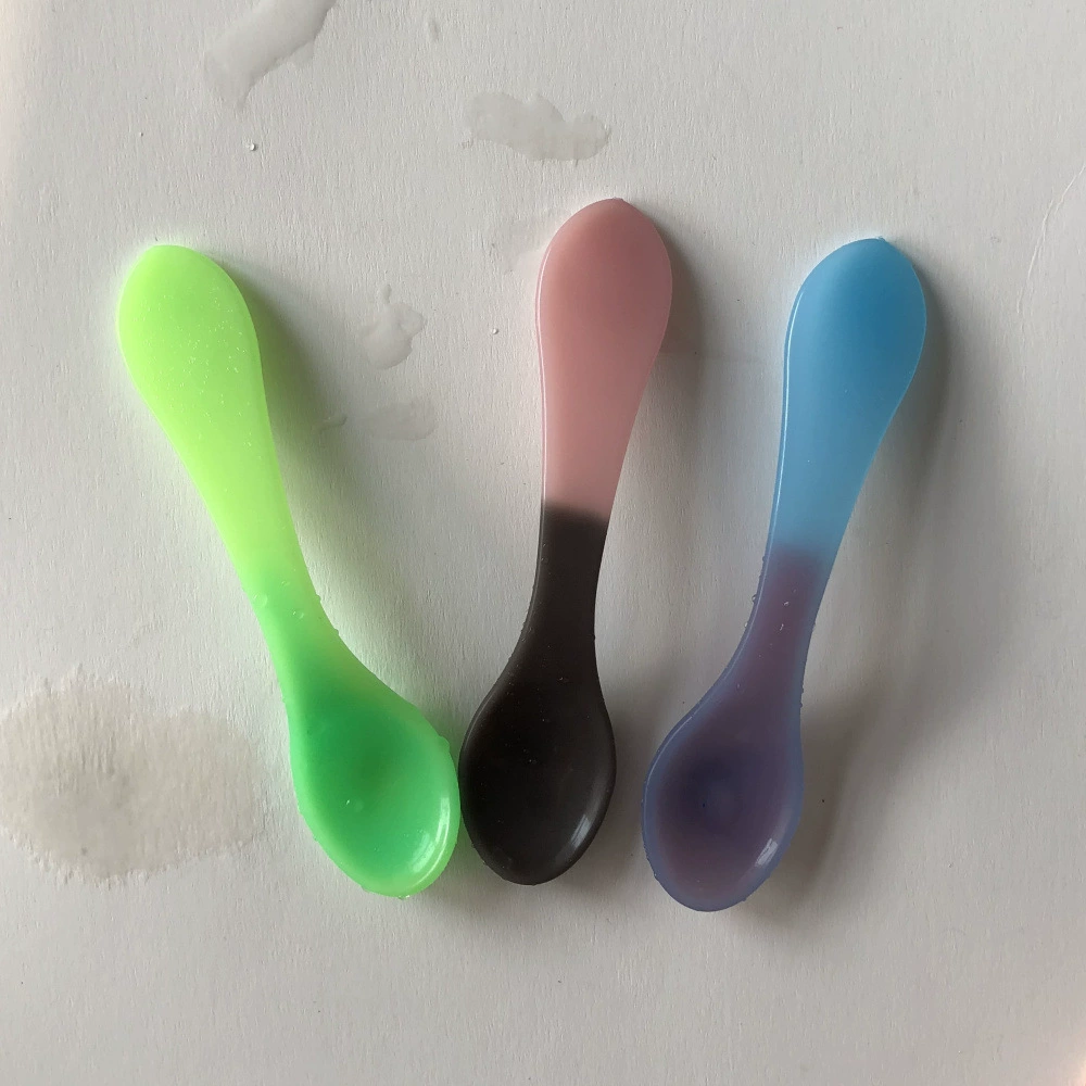 Поставка PP пластичная ложка температура-чувствительный цвет-изменяя ложку PP инжекционного метода литья ложка экспорт может быть напечатан логотип