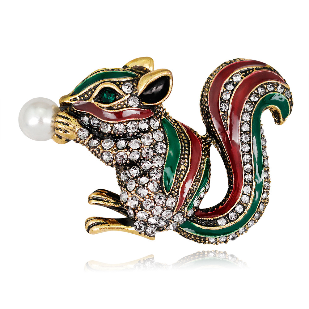 All-match fashion corsage personality alloy diamond-encrusted squirrel brooch cartoon ladies cute brooch in stock