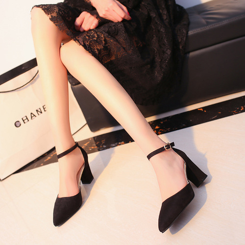 2018 new summer women's single shoes Korean style pointed toe thick heel bag heel side empty buckle strap women's sandals wholesale