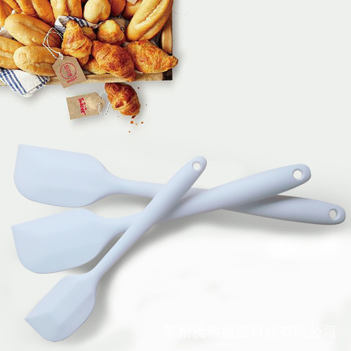 Three-piece set of enlarged and thickened silicone spatulas, baking tools, cream spatula, and silicone spatula all in one