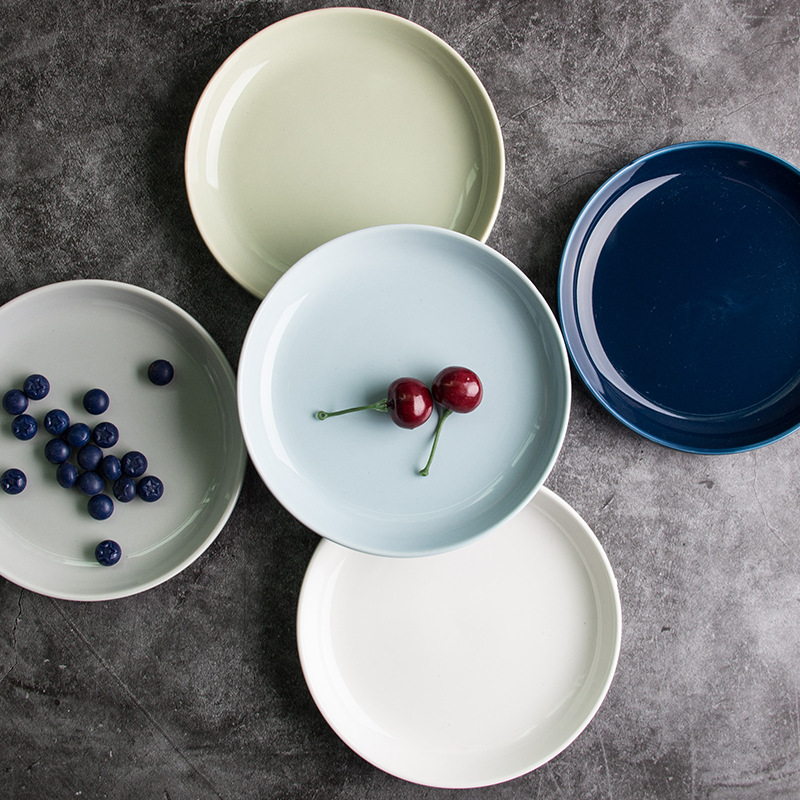 Plato de macaron Ensalada de pescado blanco verde azul claro de cerámica