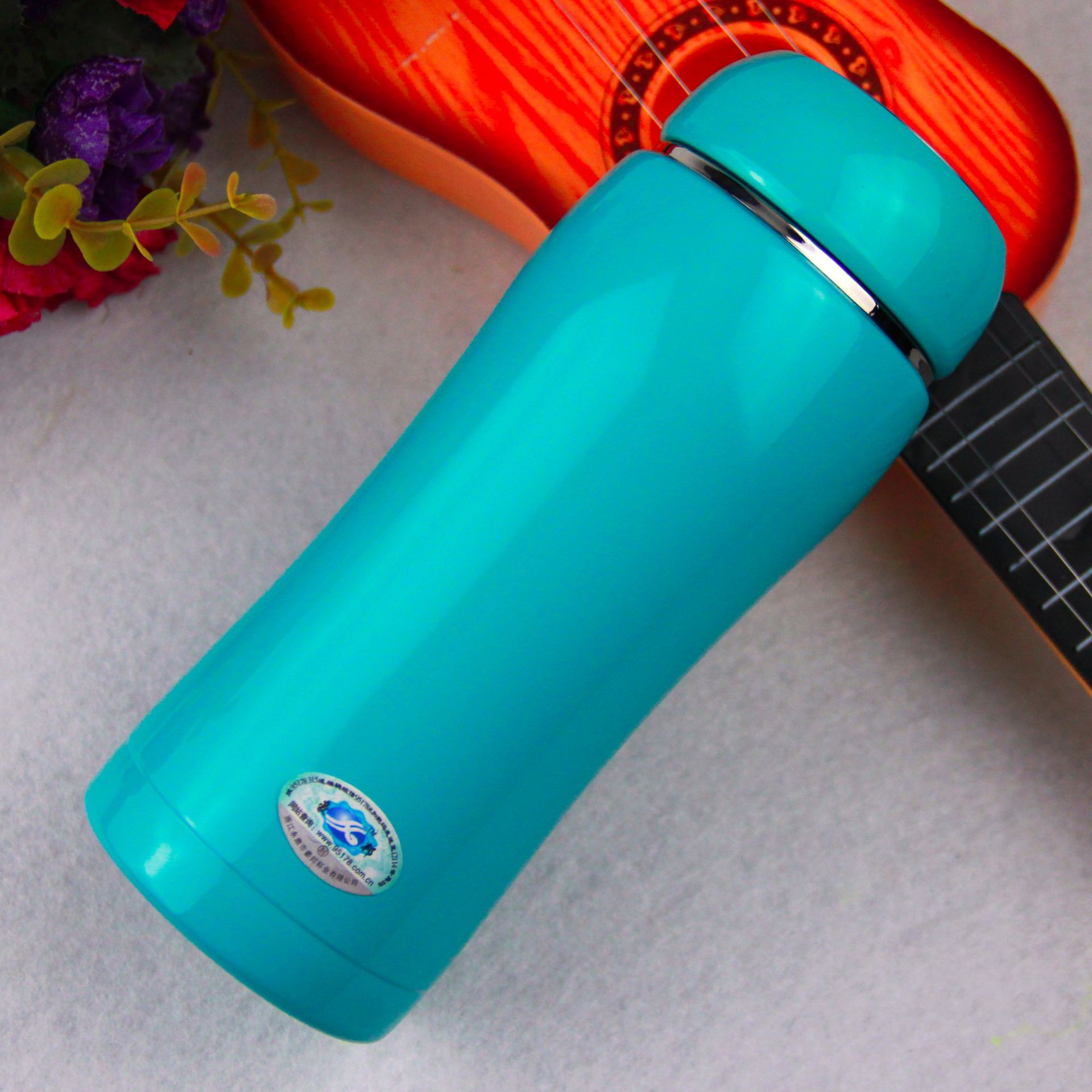 Taza de agua aislada de acero inoxidable 304 Taza aislada al vacío Taza para niños creativos al por mayor forma Linda multi-color opcional