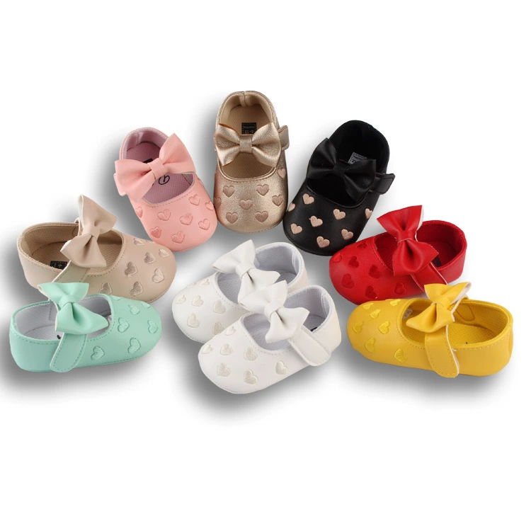 Классические фирменные детские обувь с вышивкой Love Embroidered Baby Shoes Μягкие волны обучающие шаги обувь для торговли детские принцесса обувь BABY ShOES