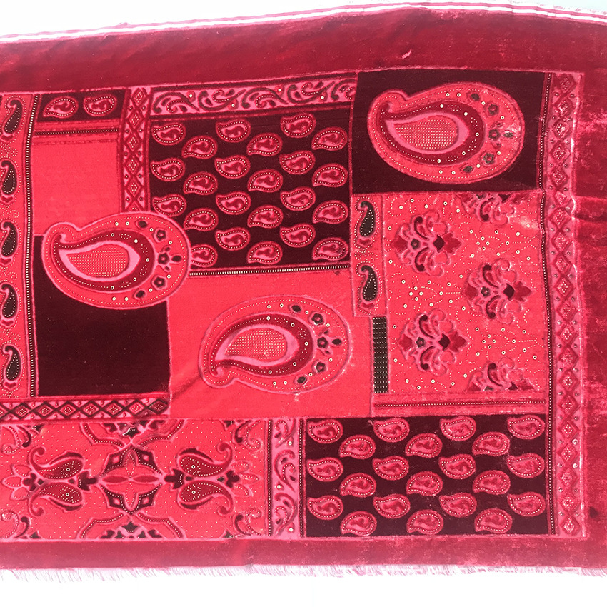 长期供应巴洛克风格真丝乔绒印花围巾服装面料保证质量交货及时