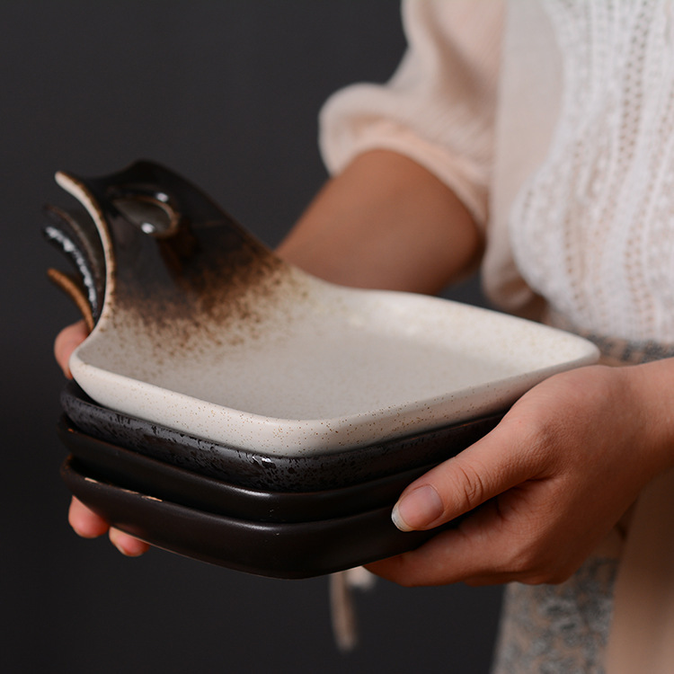 Japanese dinner plate irregular ceramic snack plate hotel tableware fashion simple snack plate creative retro handle plate