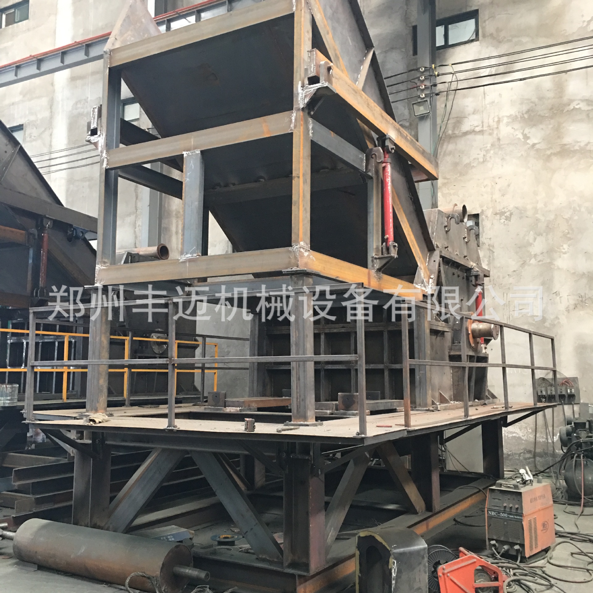 新型废钢破碎机 轻薄料破碎机 彩钢瓦废铁破碎设备 汽车壳破碎机