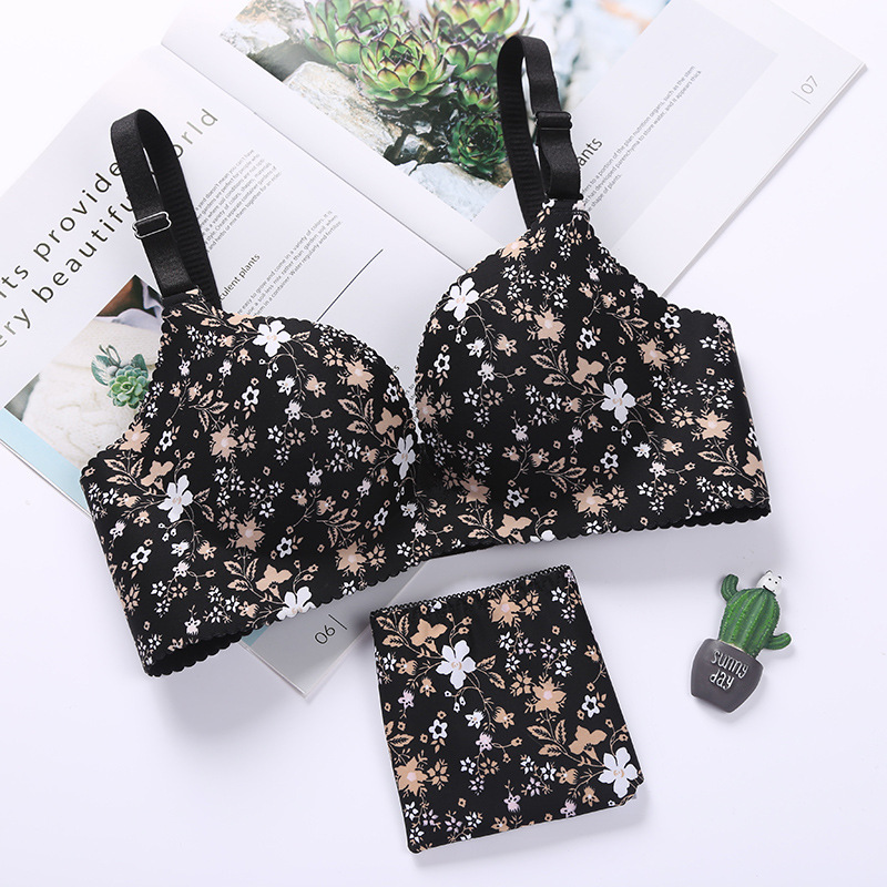 Factory wholesale one-piece seamless thick thin no steel ring small chest girl underwear gathered adjustment underwear set
