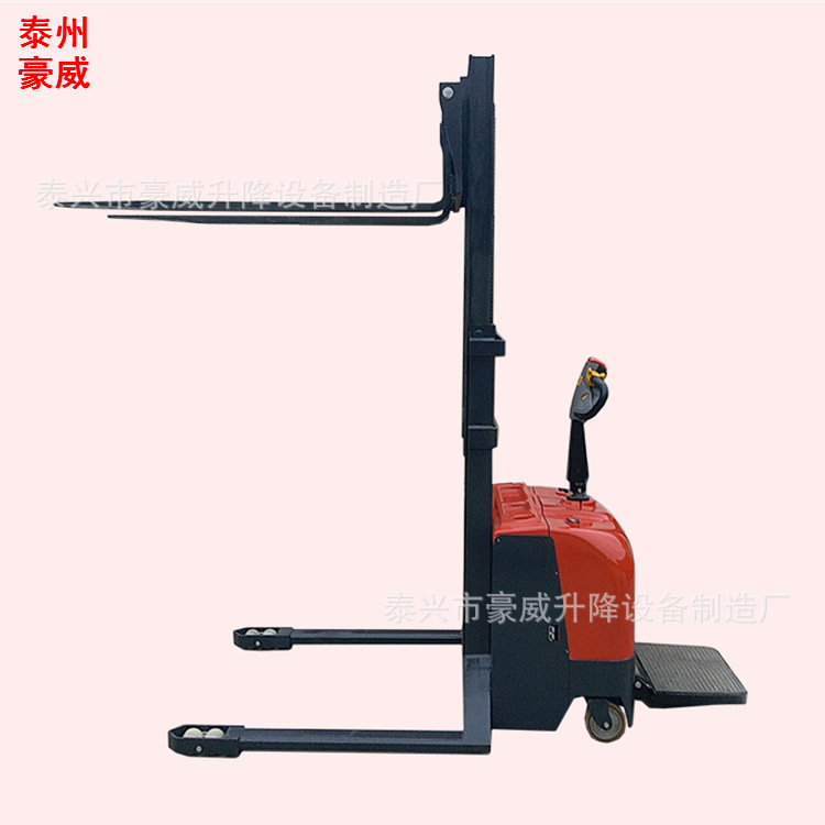 2吨支腿宽1米全电动托盘升高车 自走式液压装卸车电瓶液压铲车