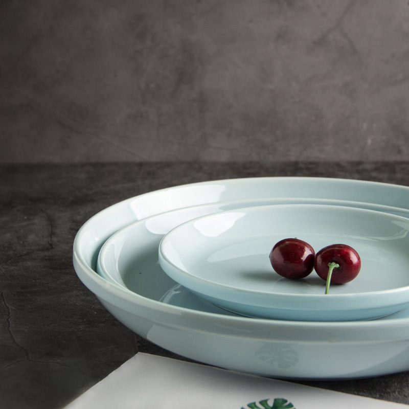 Plato de macaron Ensalada de pescado blanco verde azul claro de cerámica