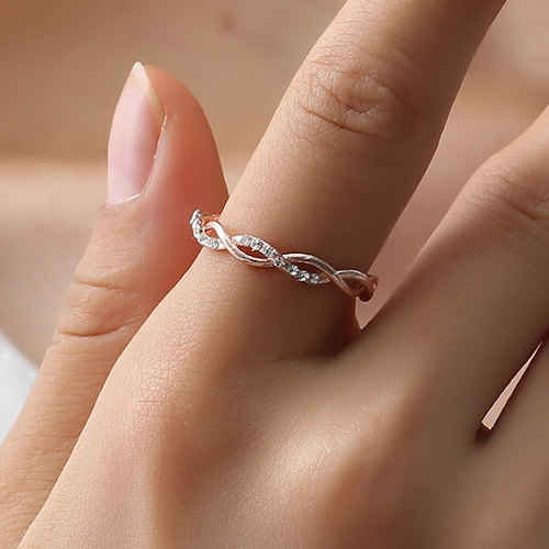 Cross-border hot selling diamond twist ring for women, fashionable diamond twisted geometric index finger ring ins internet celebrity ring