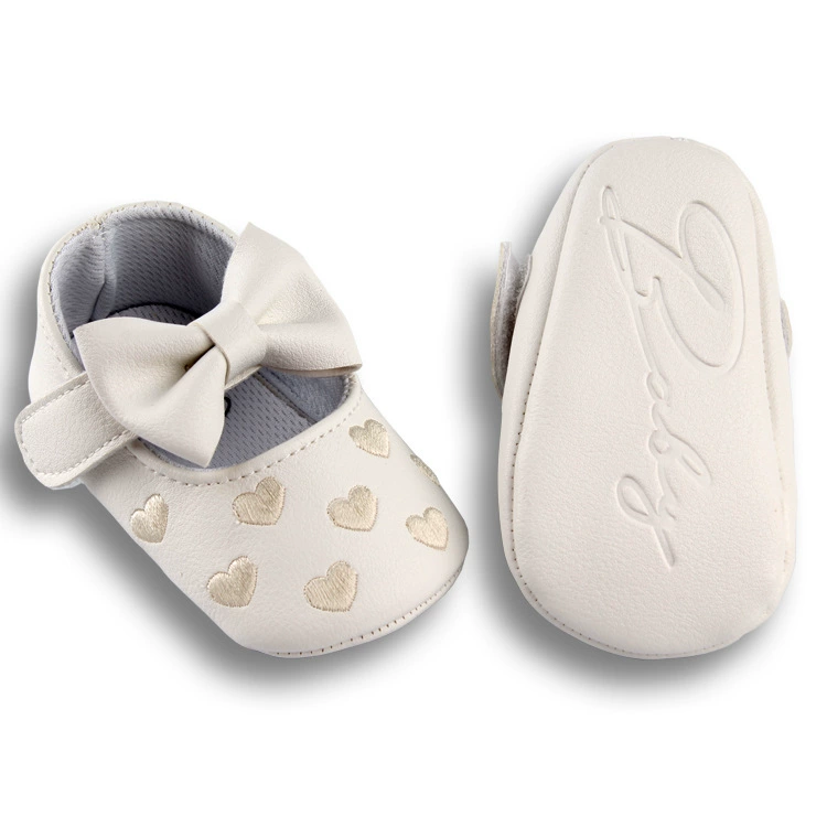 Классические фирменные детские обувь с вышивкой Love Embroidered Baby Shoes Μягкие волны обучающие шаги обувь для торговли детские принцесса обувь BABY ShOES