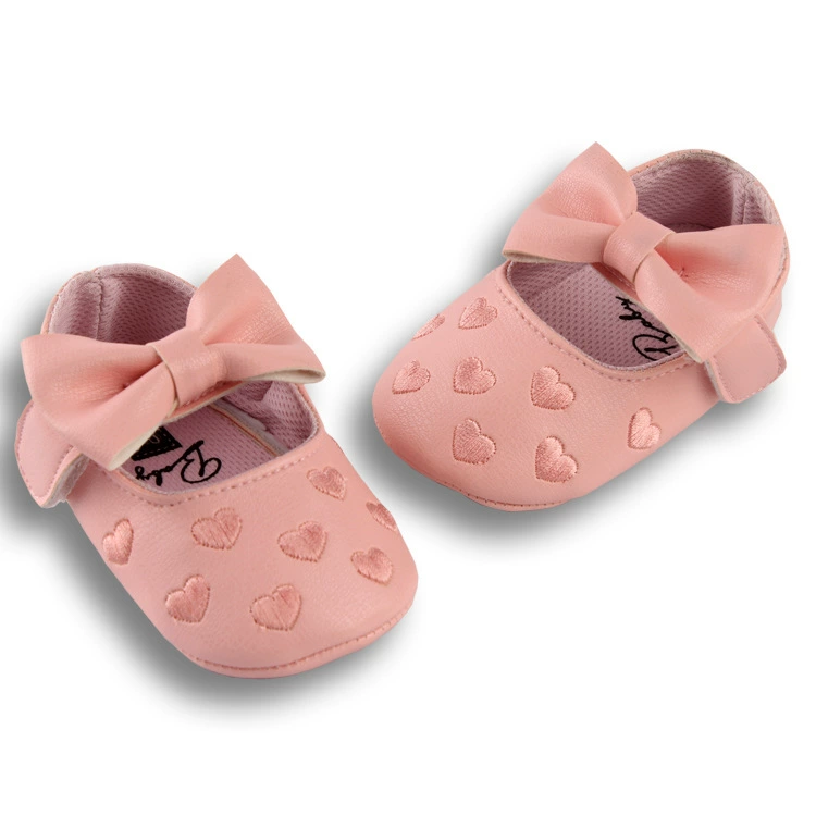 Классические фирменные детские обувь с вышивкой Love Embroidered Baby Shoes Μягкие волны обучающие шаги обувь для торговли детские принцесса обувь BABY ShOES