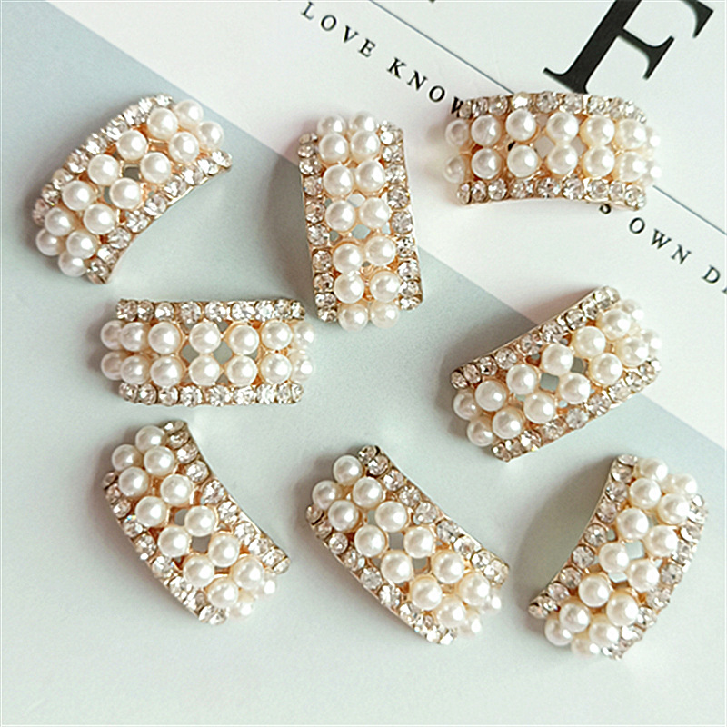 Crooked beads pearl