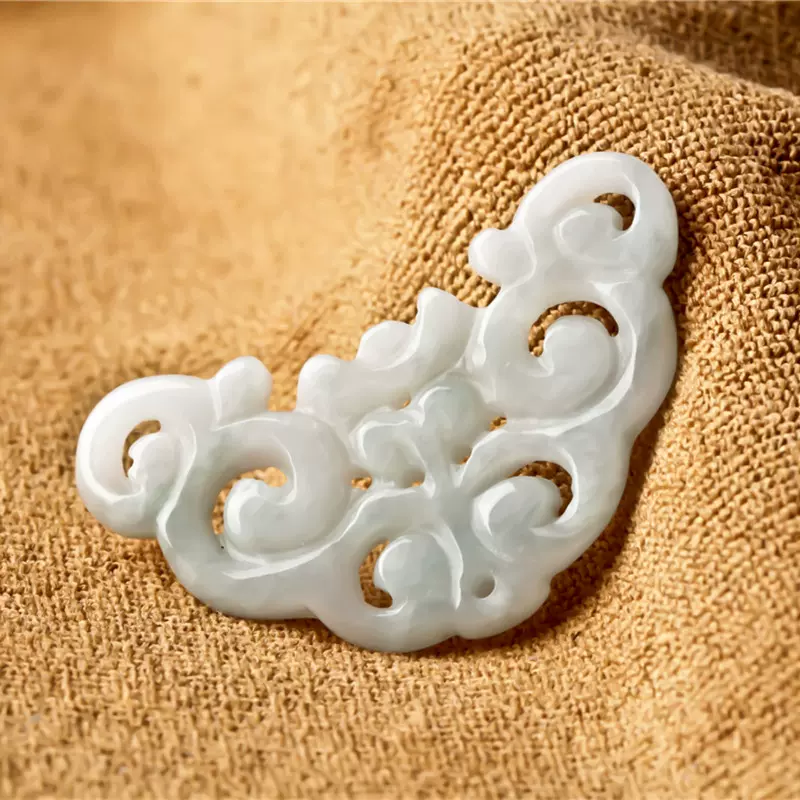 厂家批发 翡翠三角花如意花 玉石diy项链饰品吊坠玉牌腰佩半成品