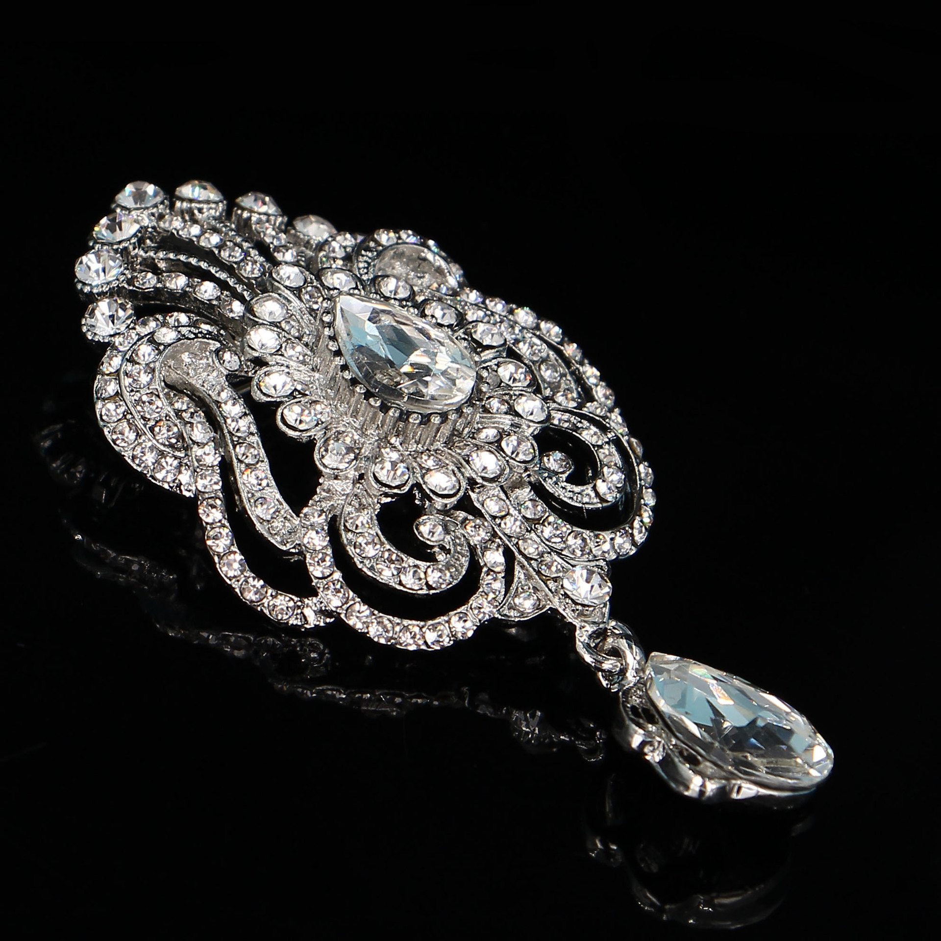 Lyxig kristallkrona brosch dam elegant glasnål_voghion.com