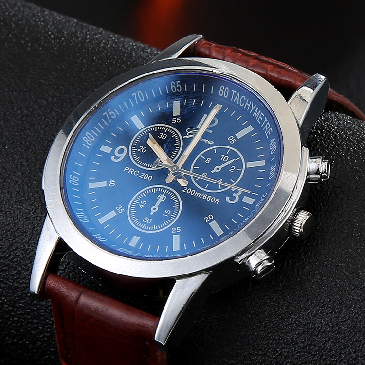 Reloj clásico de cristal de luz azul popular reloj de los hombres de moda de gama alta reloj de la correa del dial del tres-ojo en la acción al por mayor