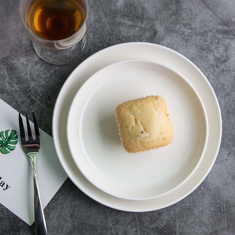 Plato de macaron Ensalada de pescado blanco verde azul claro de cerámica