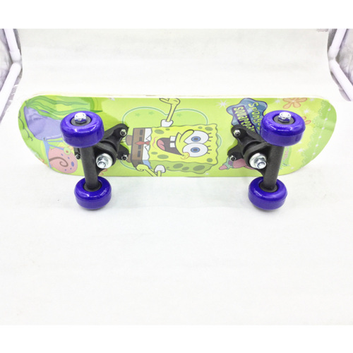 Factory direct supply 1705 maple wood double arch children's four-wheel skateboard wholesale cartoon sticker double arch 43cm toddler skateboard 