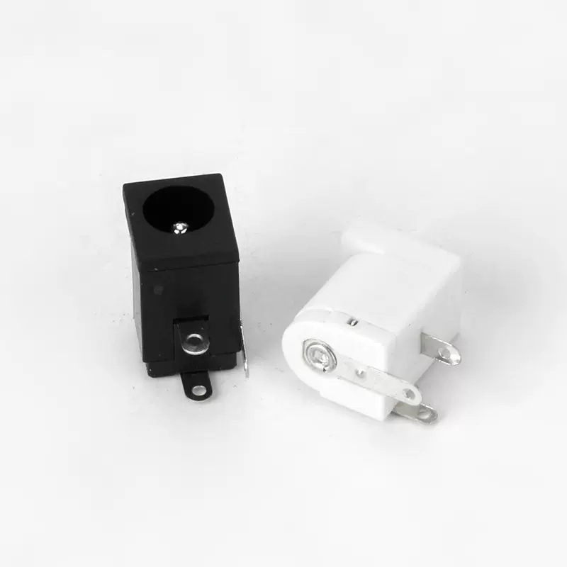 厂家批发 DC005卧式 DC插座 环保耐温DC电源座  半铜5.5* 2.1/2.5