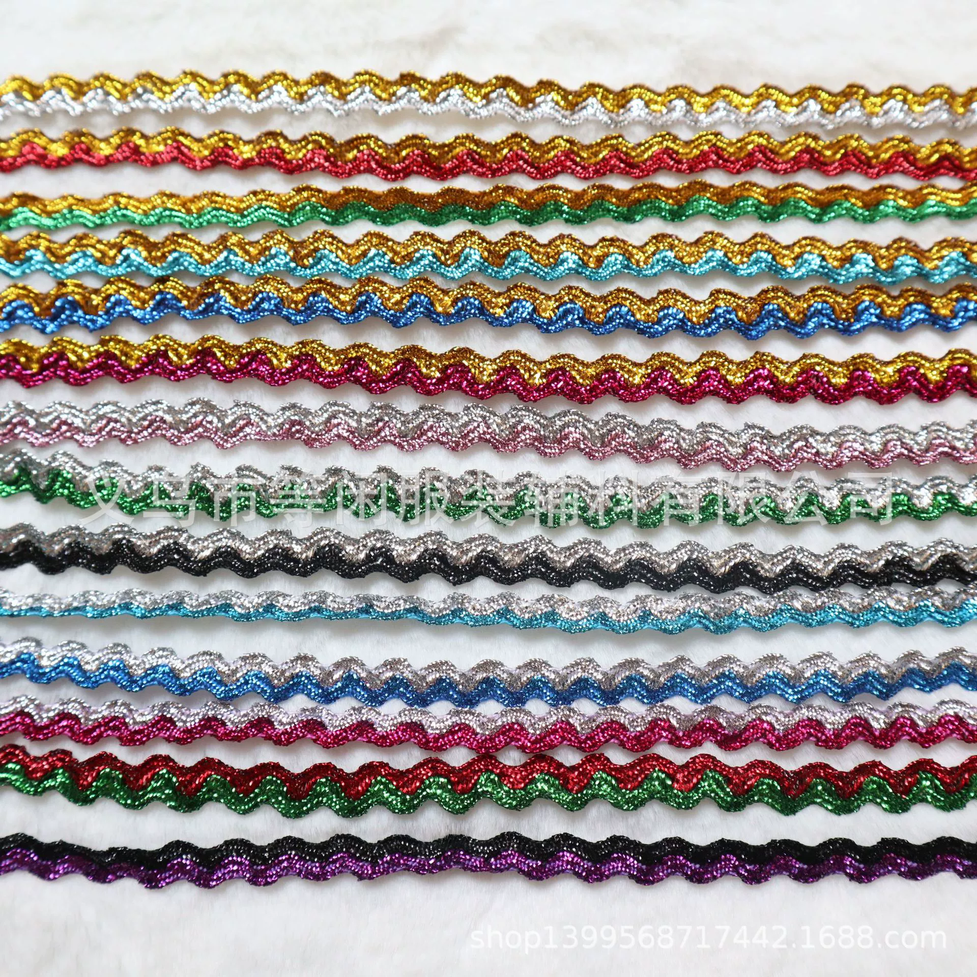 В наличии поставка цветной волновой пояс золотой луковый пояс золотой и серебряный шелковый край волны воды S-образная пара с волновой тесьмой оптом