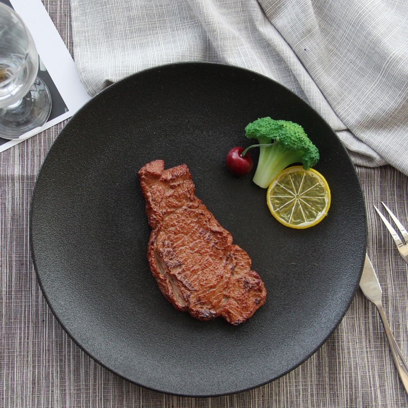 Plato redondo plato de carne plato de cena