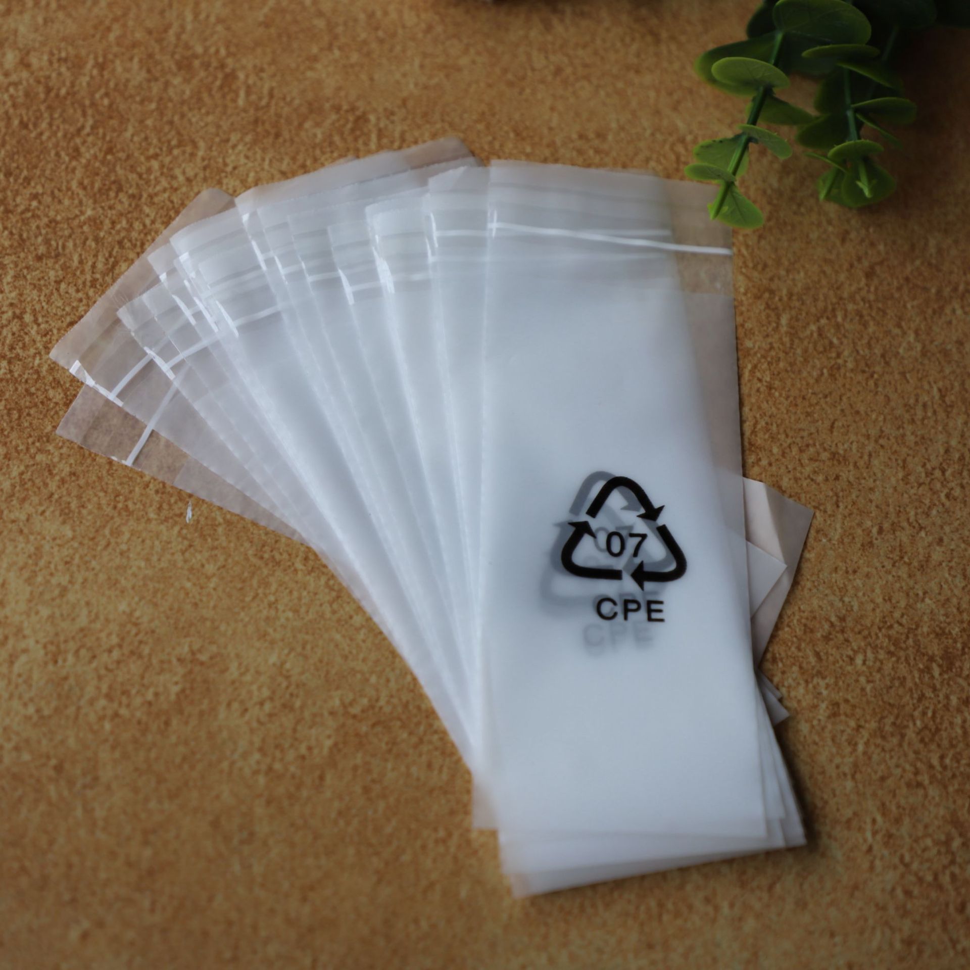 工厂批发奶白色半透明CPE07环保磨砂袋电子锁具小风扇软膜内袋