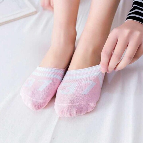 Spring and summer women's invisible socks double-bar digital socks silicone boat socks Zhuji socks wholesale