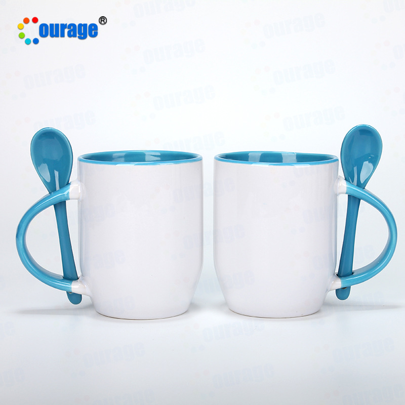 Impresión de transferencia térmica color interior tapón taza de fábrica al por mayor en blanco recubierto taza sublimación Taza de cerámica con cuchara