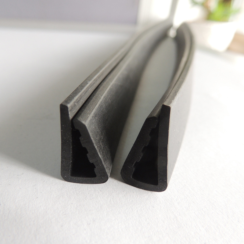 浙江宁波PVC三元乙丙U型龙骨架边缘保护包边条防撞装饰条