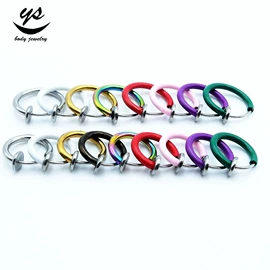 耳钉;唇饰;耳环