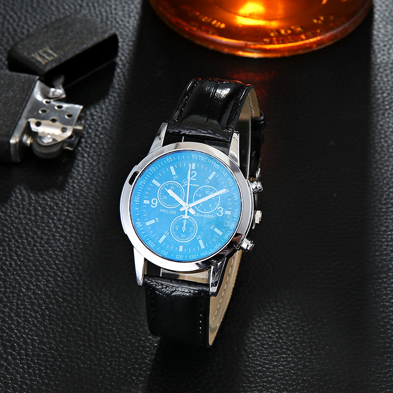 Reloj clásico de cristal de luz azul popular reloj de los hombres de moda de gama alta reloj de la correa del dial del tres-ojo en la acción al por mayor
