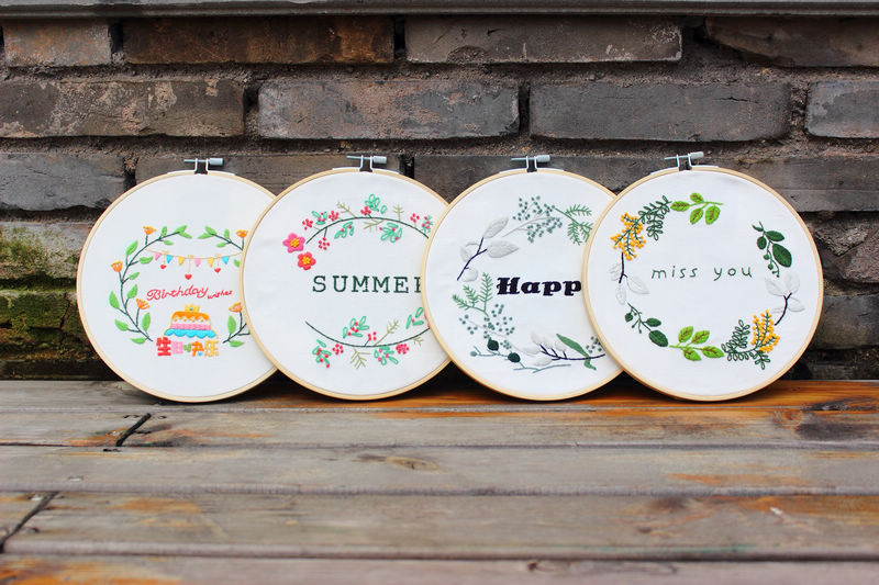 Ventas directas de la fábrica cuatro estaciones Primavera Verano otoño tela hecha a mano DIY principiante bordado europeo flores y plantas paquete material kit costura