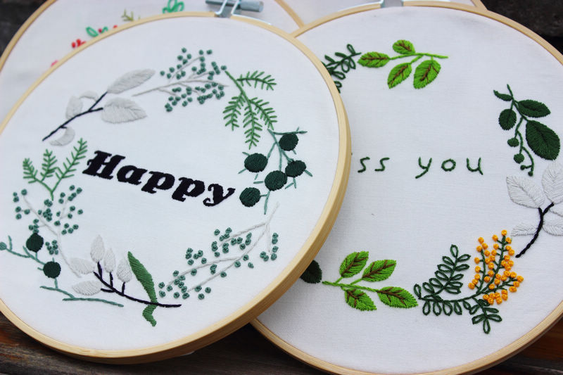 Ventas directas de la fábrica cuatro estaciones Primavera Verano otoño tela hecha a mano DIY principiante bordado europeo flores y plantas paquete material kit costura