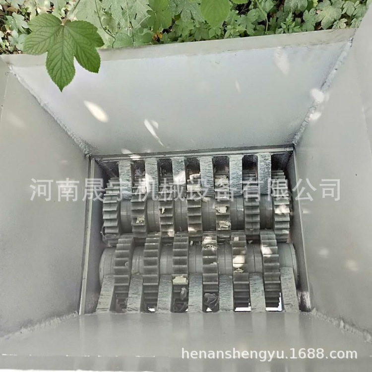 旧轮胎粉碎加工破碎设备 自行车撕碎机 多功能橡胶薄膜撕碎机械