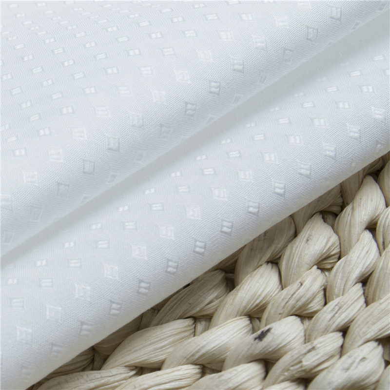 现货供应全棉100/2白色提花抗皱衬衫面料 液氨免烫易打理衬衣布料