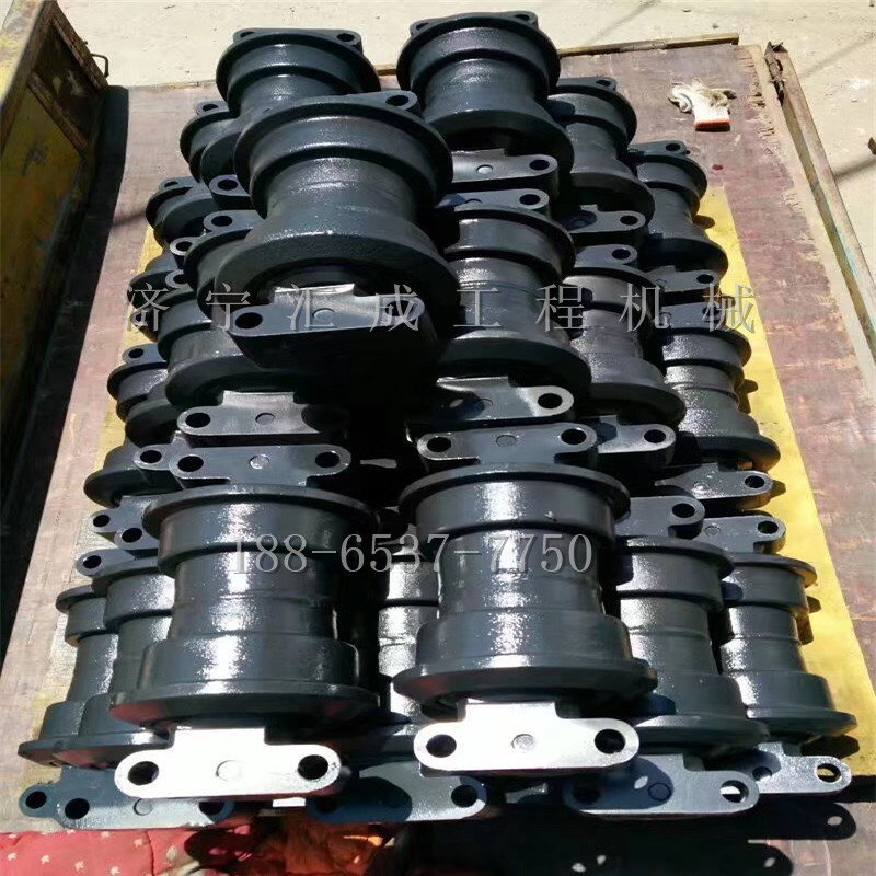 挖掘机支重轮，各品牌机型挖机配件，住SH240挖掘机支重轮托轮