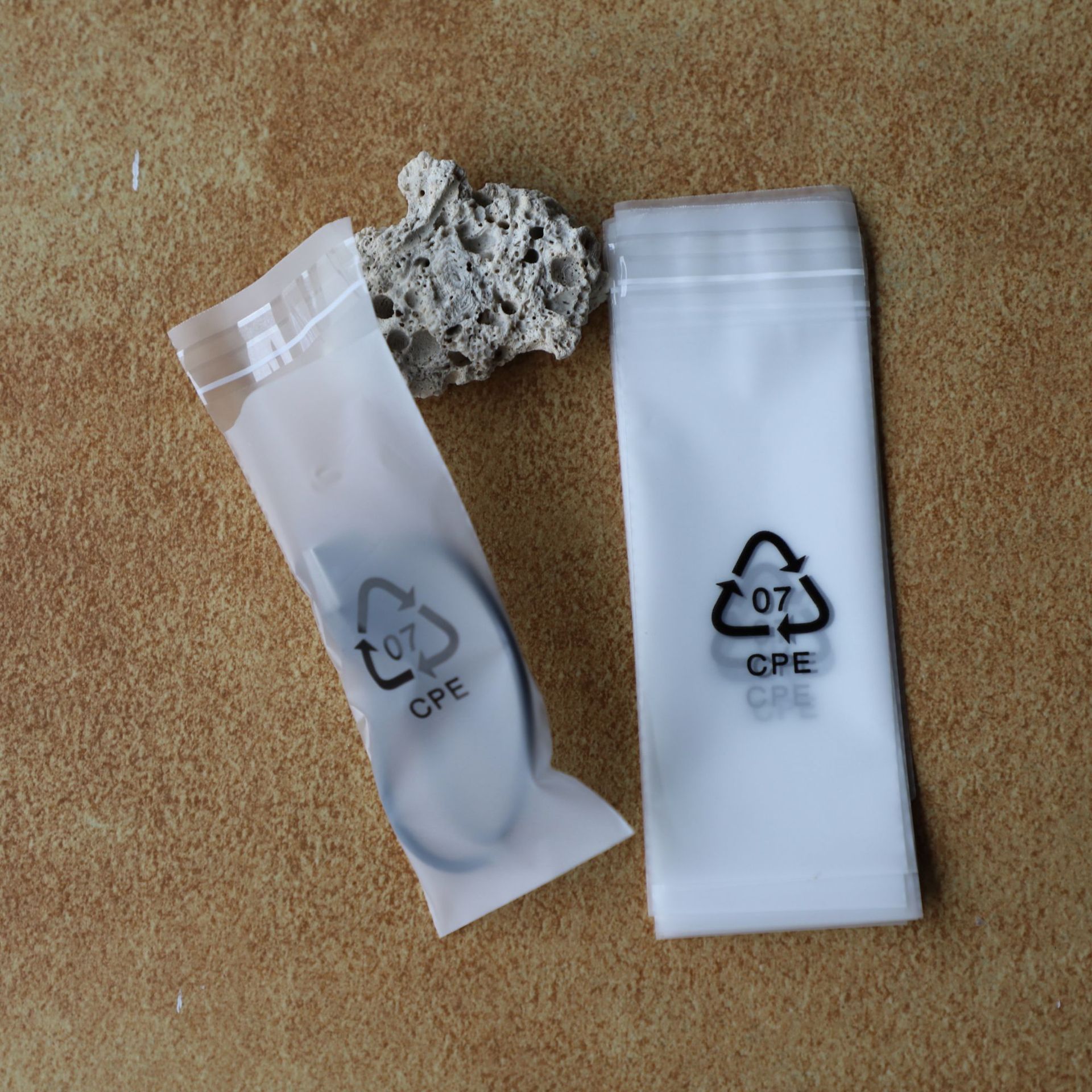 现货CPE07奶白磨砂半透明包装袋印刷LOGO平口雾面软膜塑料袋