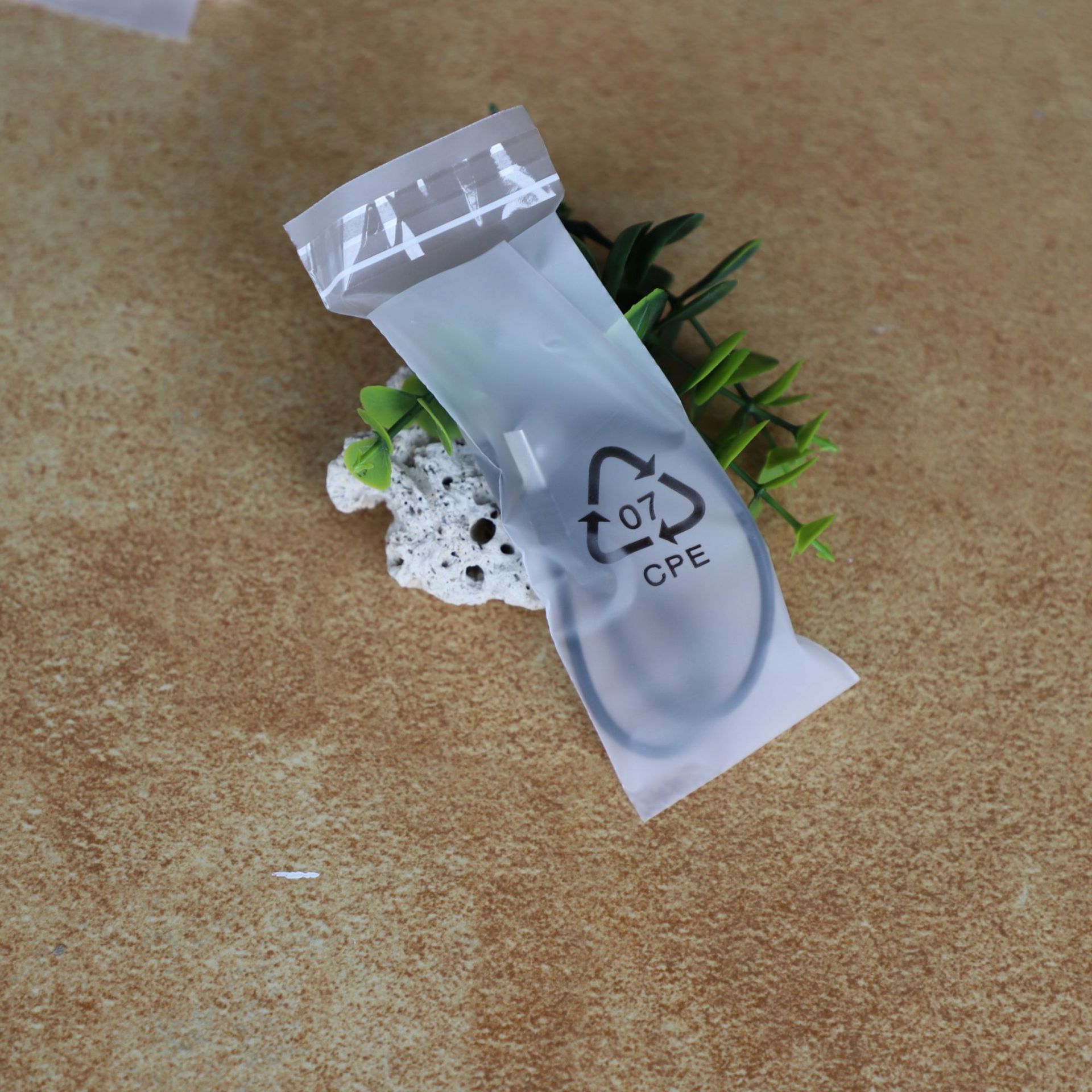 现货CPE磨砂自粘袋雾面半透明印刷环保标加厚3C数码电子配件袋